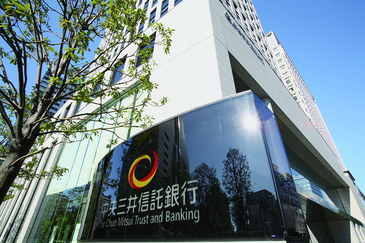 2000年10月竣工の中央三井信託銀行新本店ビル(12月業務開始)